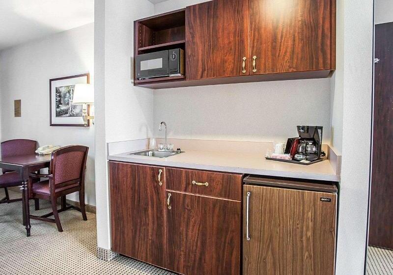 キングサイズベッドのスイートルーム, Quality Inn Grand Suites Bellingham