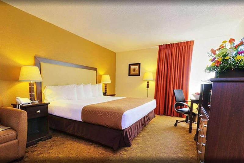 Стандартный Номер Кровать Кинг, Village Inn Clemmons Winston Salem, Trademark By Wyndham