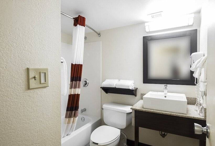 프리미엄 룸, Red Roof Inn Plus+ Boston   Woburn/ Burlington