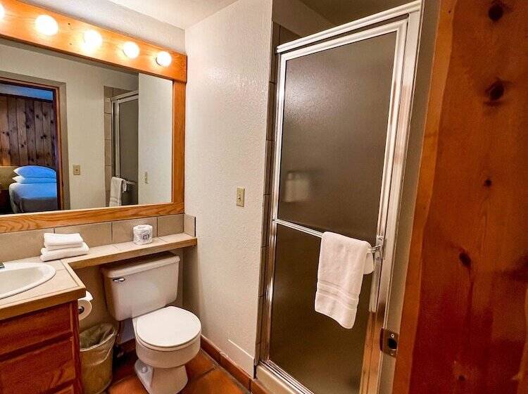 Номер Стандарт 2 Двуспальные Кровати, Red Stone Inn