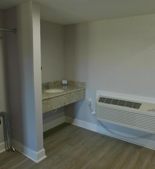 سوئیت با تخت بزرگ, Rodeway Inn & Suites Winter Haven Chain Of Lakes