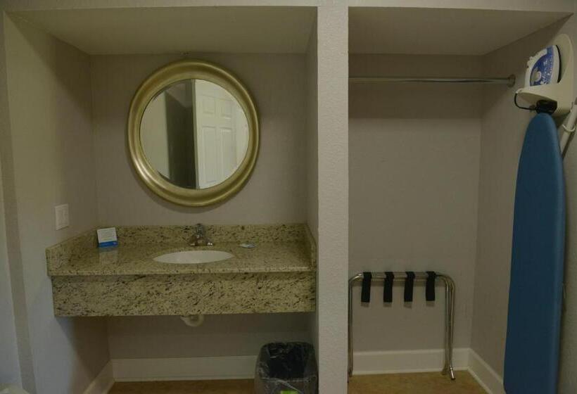 اتاق استاندارد برای معلولان, Rodeway Inn & Suites Winter Haven Chain Of Lakes