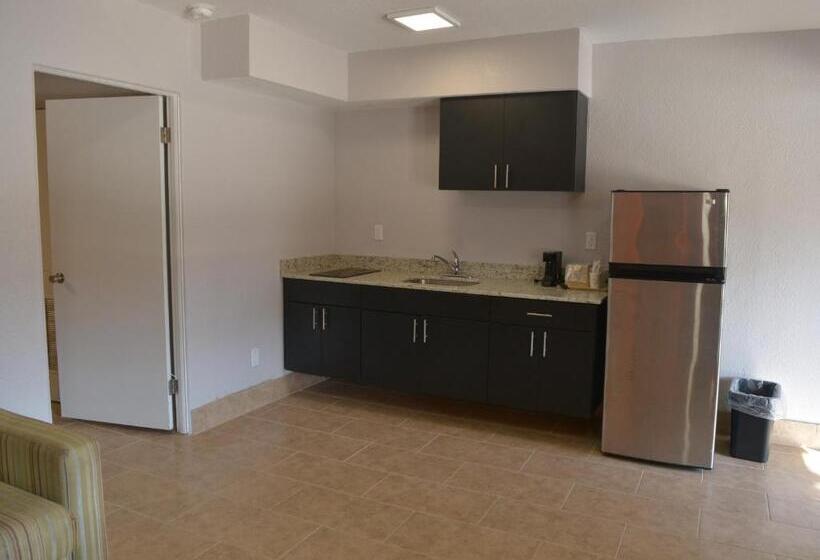 سوئیت با تخت بزرگ, Rodeway Inn & Suites Winter Haven Chain Of Lakes