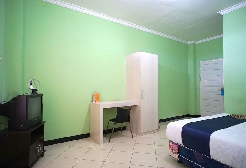Номер Стандарт, Spot On 2729 Marzan Syariah Guest House