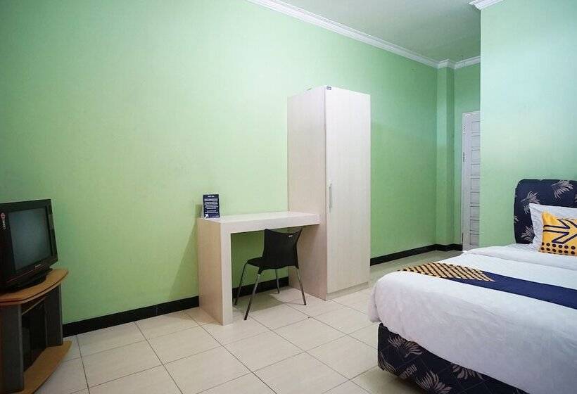 Номер Стандарт, Spot On 2729 Marzan Syariah Guest House