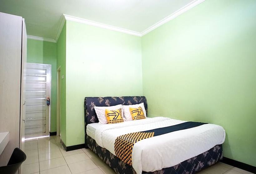 Номер Стандарт, Spot On 2729 Marzan Syariah Guest House