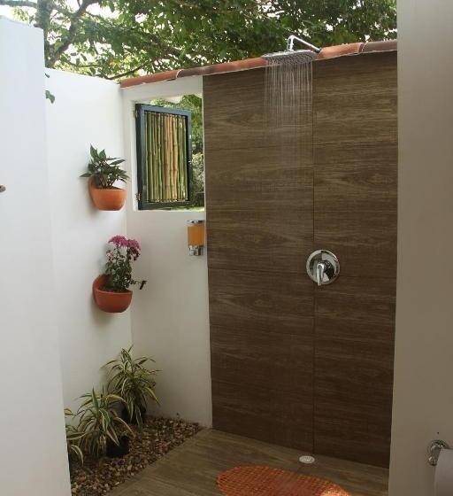 Standard Tent, San Juan De Los Guayabos