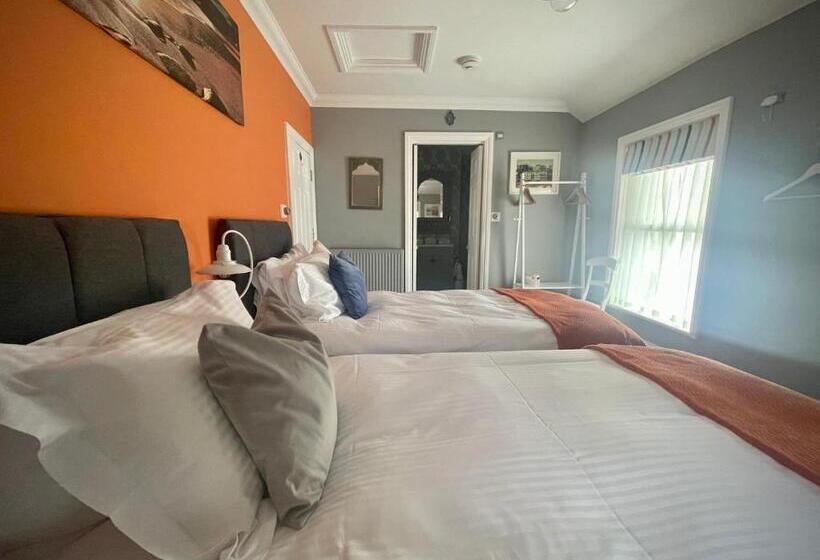 חדר סטנדרט, Ebenezer S Place