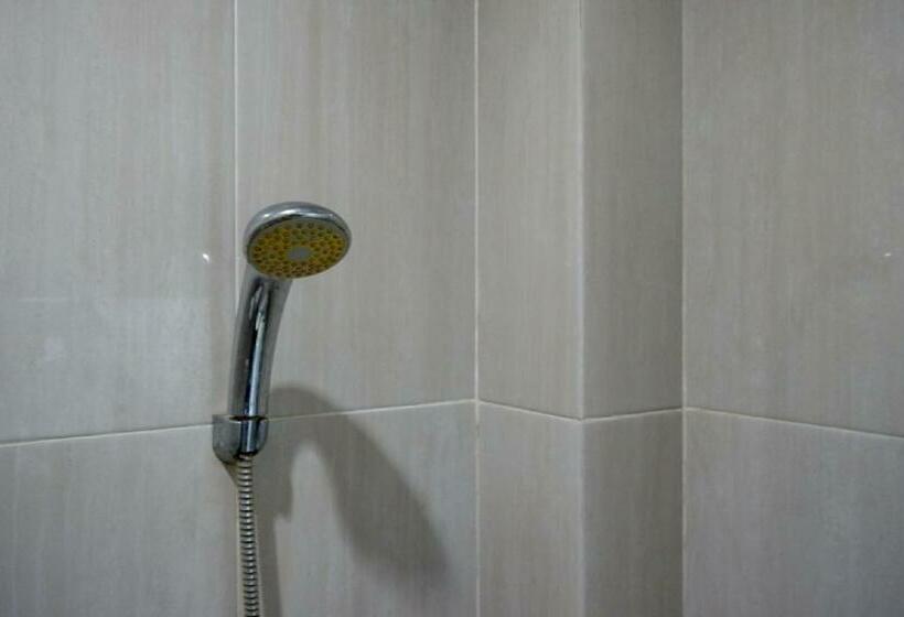 스탠다드 룸, Reddoorz @ Hotel Bravo Pantai Kamali Bau Bau