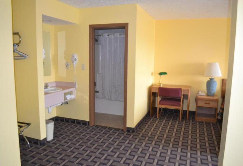 Стандартный Номер Кровать Кинг, Sky Lodge Inn & Suites  Delavan