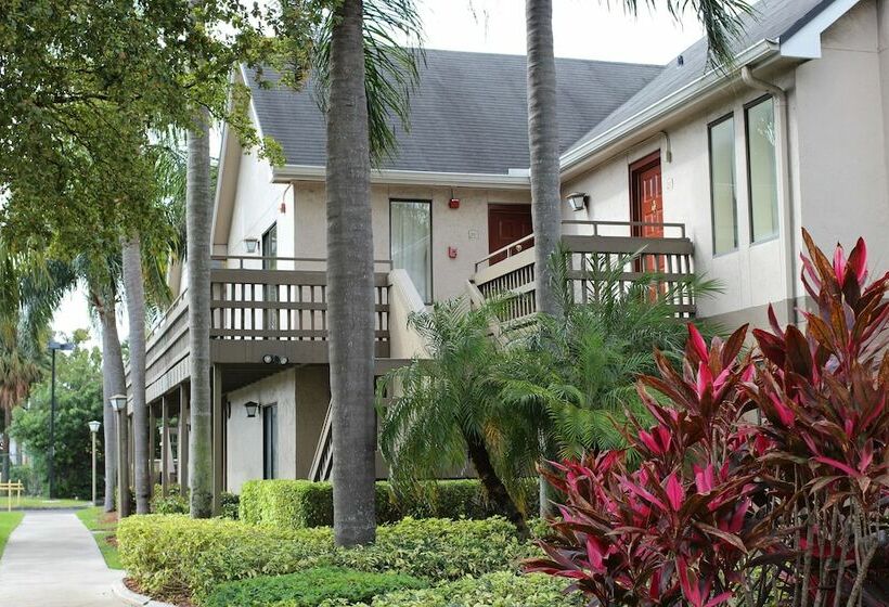 行政套房, Doral Inn & Suites Miami Airport West