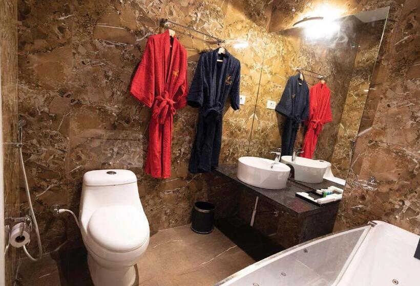 Номер Стандарт с Гидромассажем, The Windmill Resorts