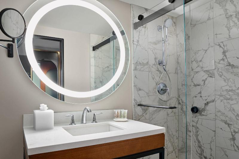 Quarto Executivo Cama King, Le Méridien St. Louis Clayton