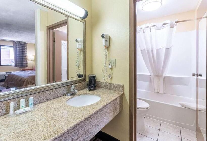 Номер Стандарт, Quality Inn