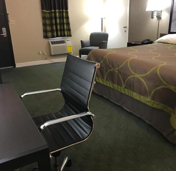 스탠다드 룸 킹사이즈 침대, Super 8 By Wyndham Taylorville Il