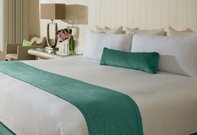 חדר קלאב עם מיטת קינג, Now Emerald Cancun  All Inclusive