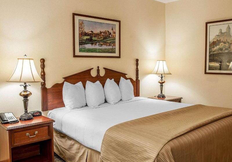 Camera Standard Letto King Accessibile ai persone con mobilità ridotta, Baymont By Wyndham South Bend Near Notre Dame