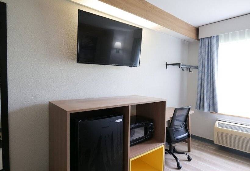 اتاق استاندارد با 2 تخت دوبل, Days Inn By Wyndham Flint/bishop International Airport