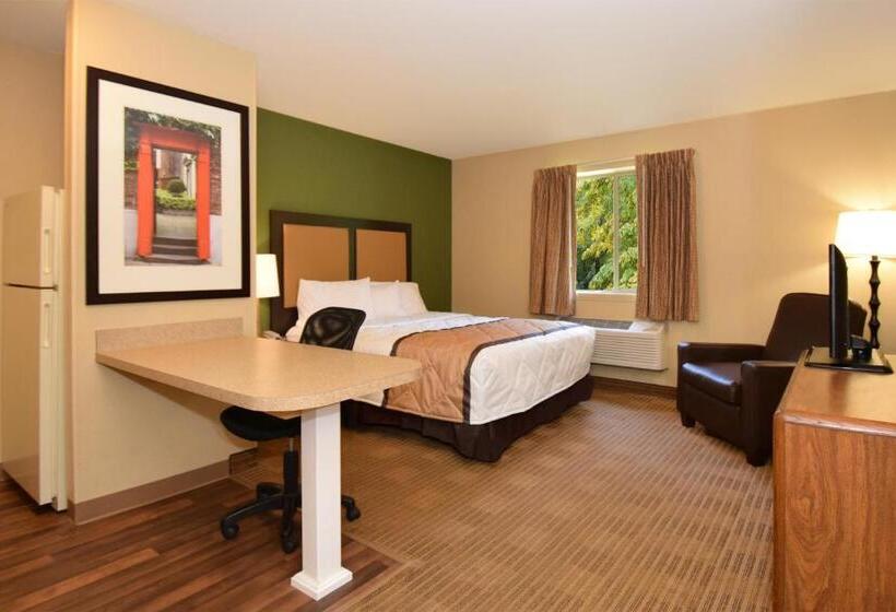 Standard Studio, Extended Stay America Select Suites   Rockford   State Street