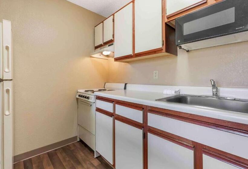 Standard Studio, Extended Stay America Select Suites   Rockford   State Street