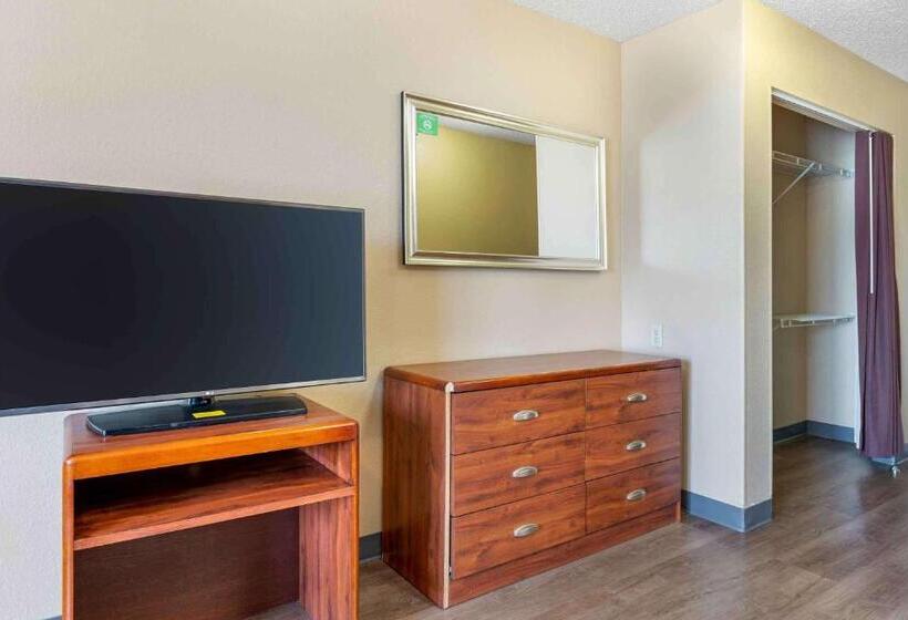 스탠다드 스튜디오, Extended Stay America Select Suites   South Bend   Mishawaka   South