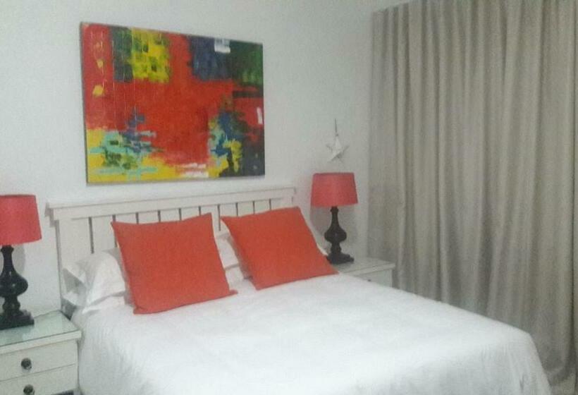 اتاق لوکس با بالکن و چشم‌انداز دریا, Casa Do Mar Guest House