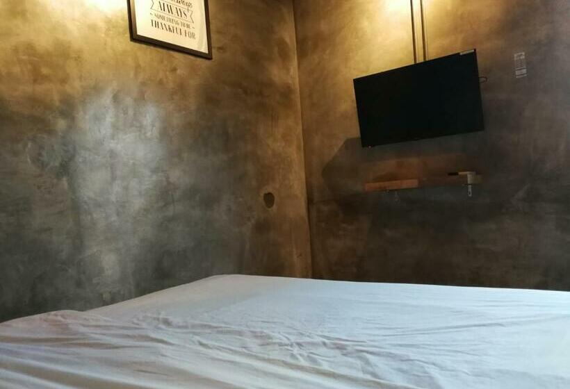 اتاق لوکس با تخت بزرگ, The Rise Room