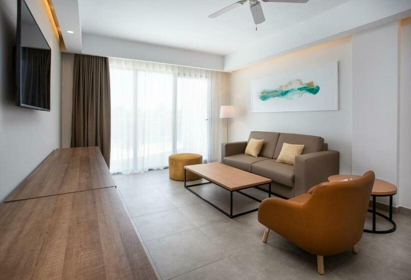 سوئیت با تخت بزرگ, Serenade Punta Cana Beach & Spa Resort