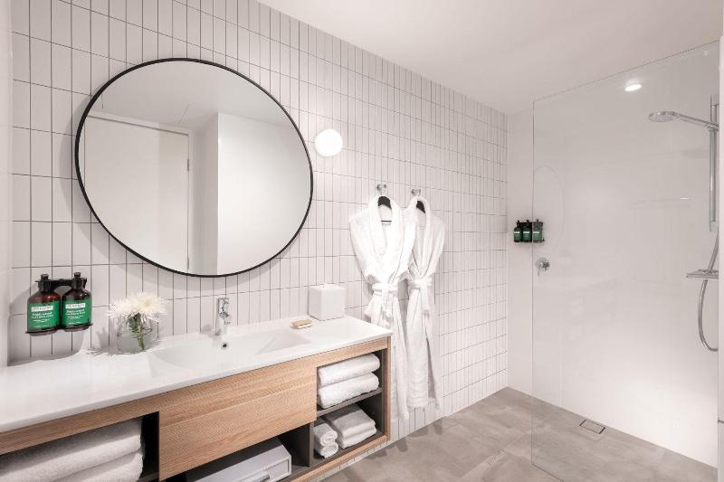 סוויטת ג'וניור, Crowne Plaza Adelaide, An Ihg