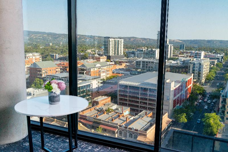 주니어 스위트, Crowne Plaza Adelaide, An Ihg