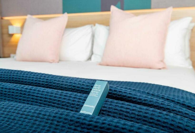 장애인을 위한 킹사이즈 침대 스탠다드 룸, Crowne Plaza Adelaide, An Ihg