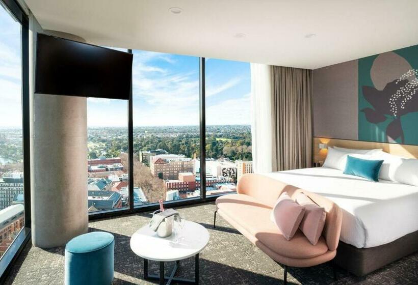 주니어 스위트, Crowne Plaza Adelaide, An Ihg