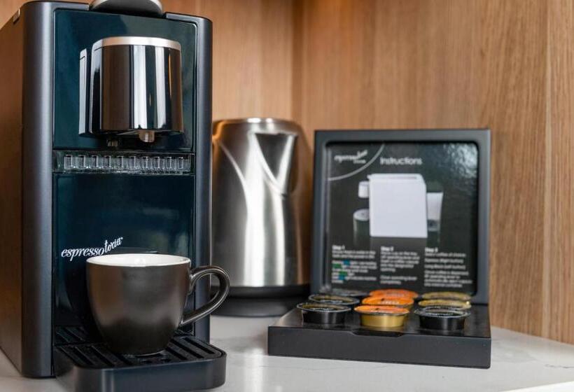 Номер Премиум, Crowne Plaza Adelaide, An Ihg