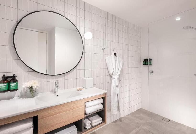 Номер Премиум Вид на Город, Crowne Plaza Adelaide, An Ihg