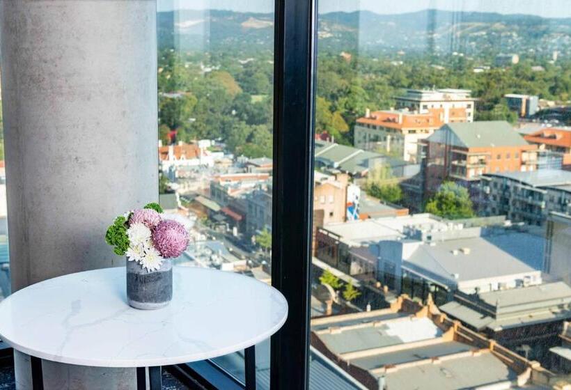 Полулюкс, Crowne Plaza Adelaide, An Ihg