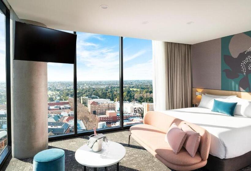 주니어 스위트, Crowne Plaza Adelaide, An Ihg