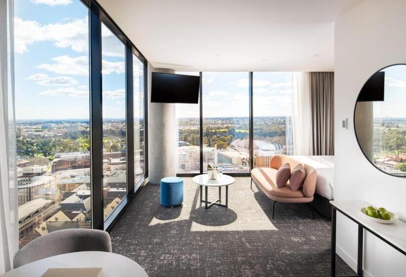 주니어 스위트, Crowne Plaza Adelaide, An Ihg