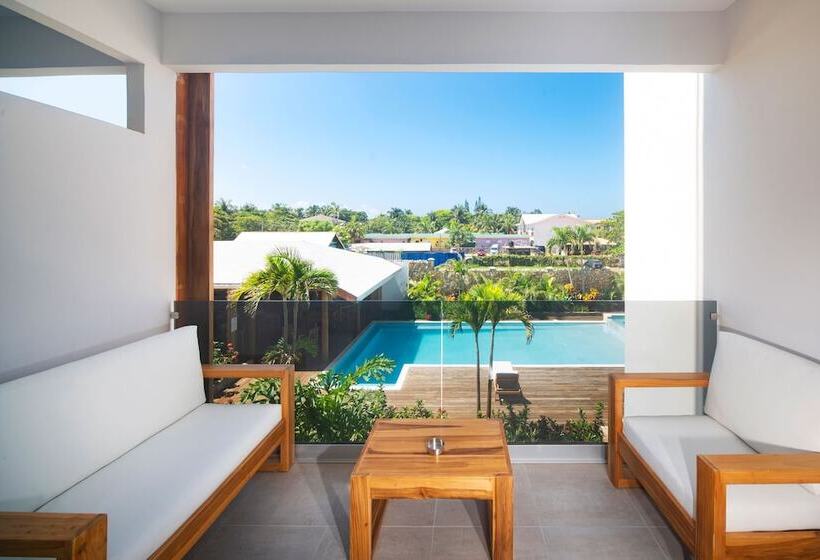 اتاق لوکس با چشم‌انداز استخر, Naboo Resort & Dive Center  Adults Only