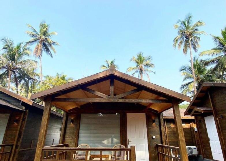 豪华小屋, Golden Sands Resort, Morjim