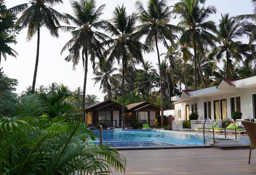 带泳池观景的豪华房, Golden Sands Resort, Morjim
