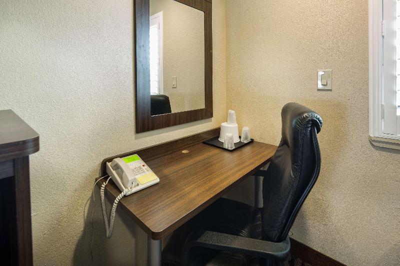 キングサイズベッドのスタンダードルーム, Americas Best Value Inn Richmond