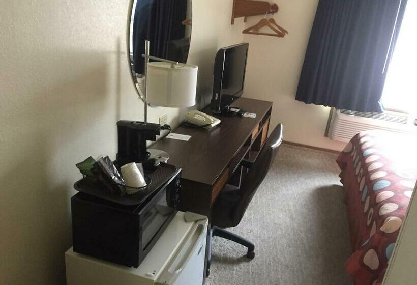 اتاق استاندارد با تخت بزرگ برای معلولان, Super 8 By Wyndham College Station