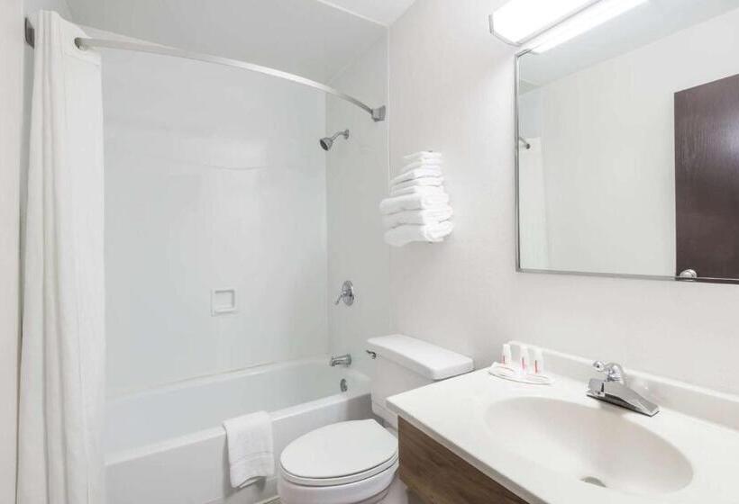 Номер Deluxe Кровать Кинг, Super 8 By Wyndham Portland Me