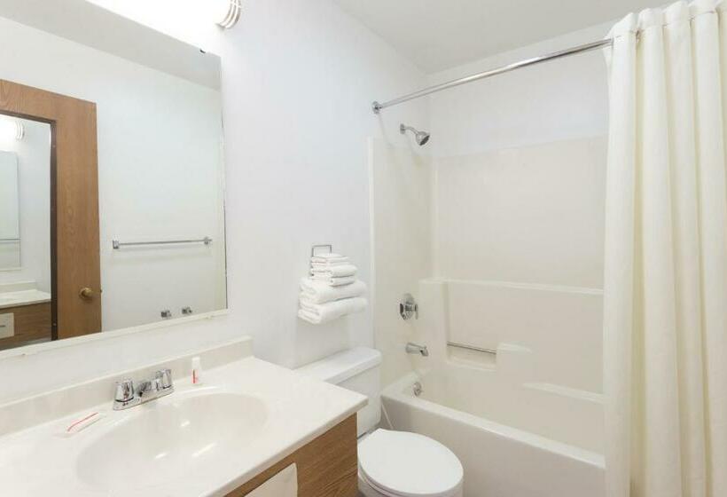 Люкс Кровать Кинг, Super 8 By Wyndham Rock Falls Sterling Area