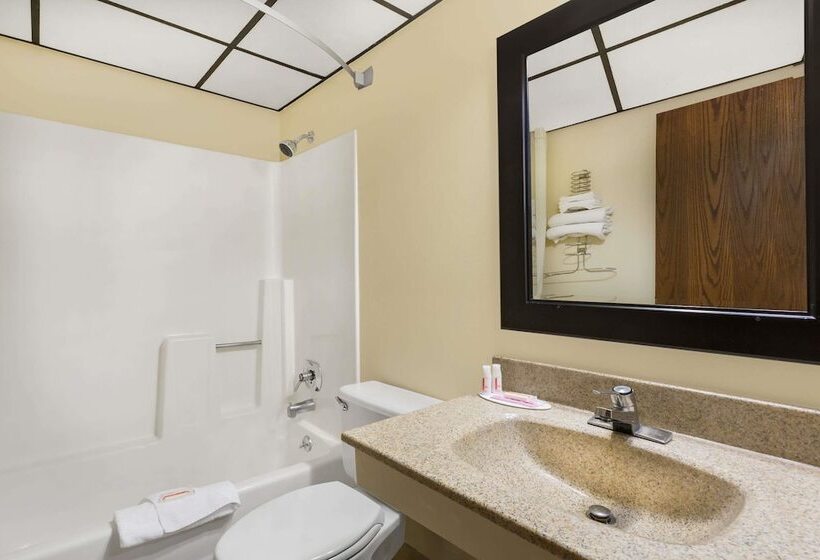 Студия Стандарт, Travelodge By Wyndham Loveland/fort Collins Area