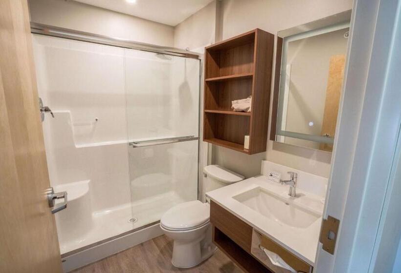 带2个卧室的套房, Park Inn By Radisson, Kelowna