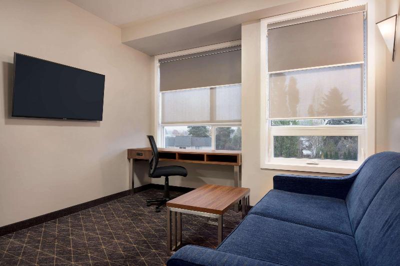 Люкс 2 Спальни, Park Inn By Radisson, Kelowna