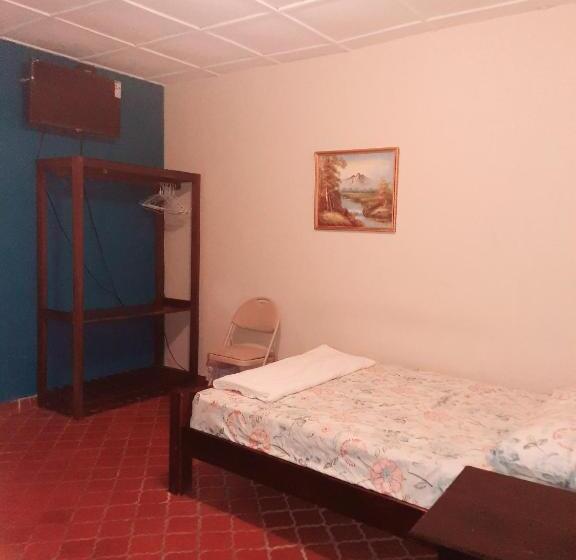 Quarto Estandar, Bluerock Hostal