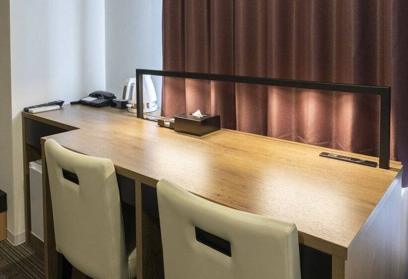 Номер Стандарт, Tosei Hotel & Seminar Makuhari