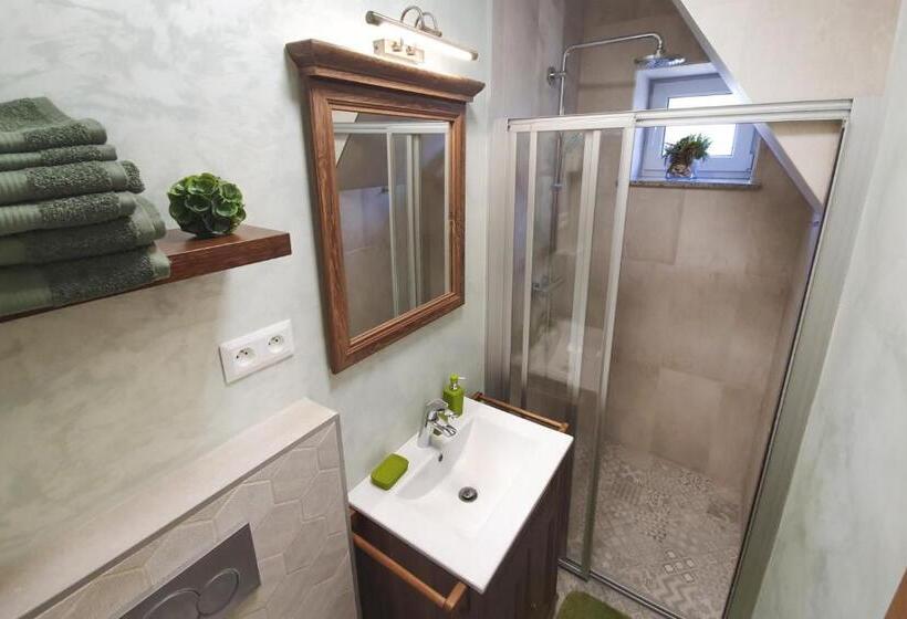 غرفة إقتصادية, Casa Perla